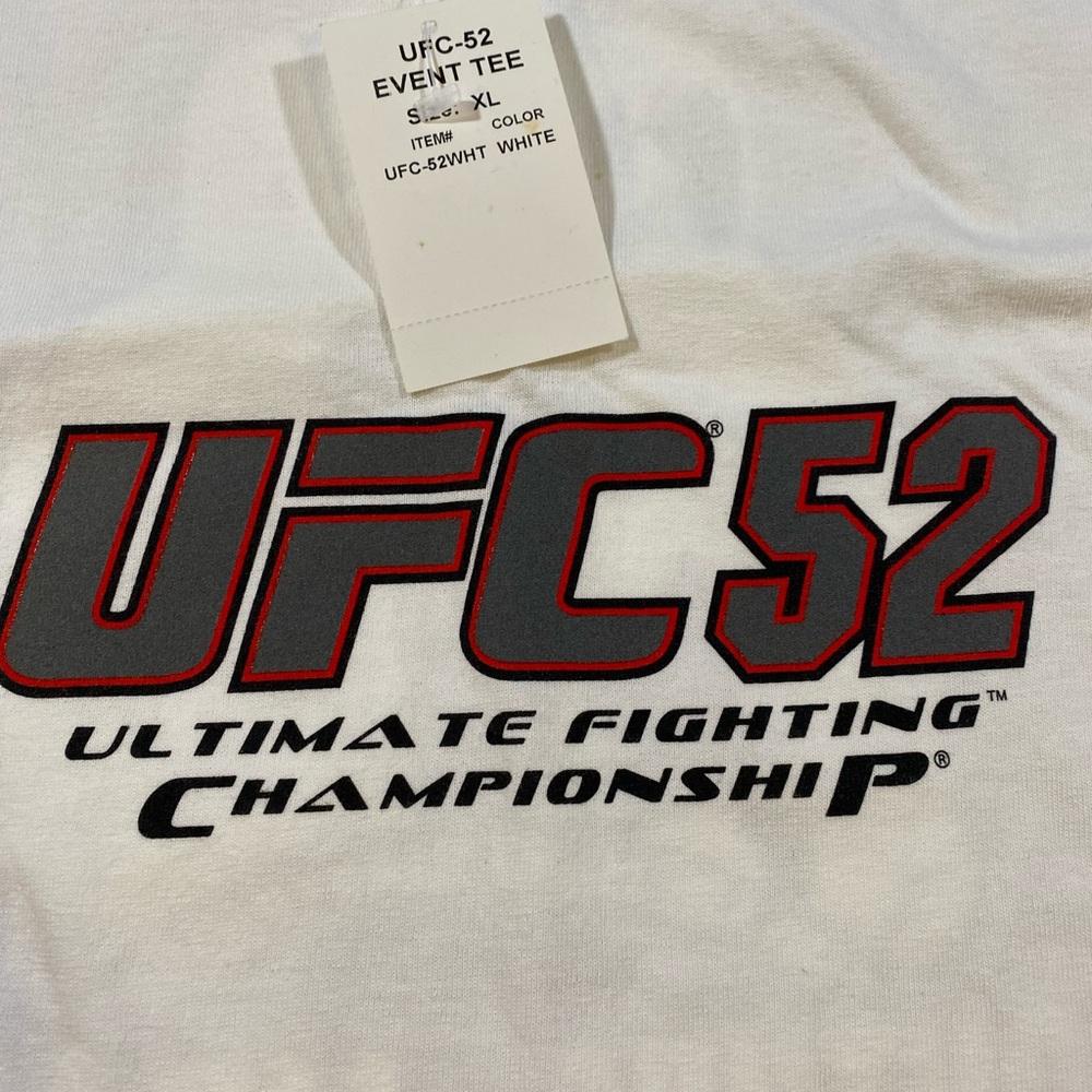 UFC 52 - XL T-shirt & Trilogy DVD - Chuck Liddell v. Randy Couture 2 - 2005 - Picture 3 of 13